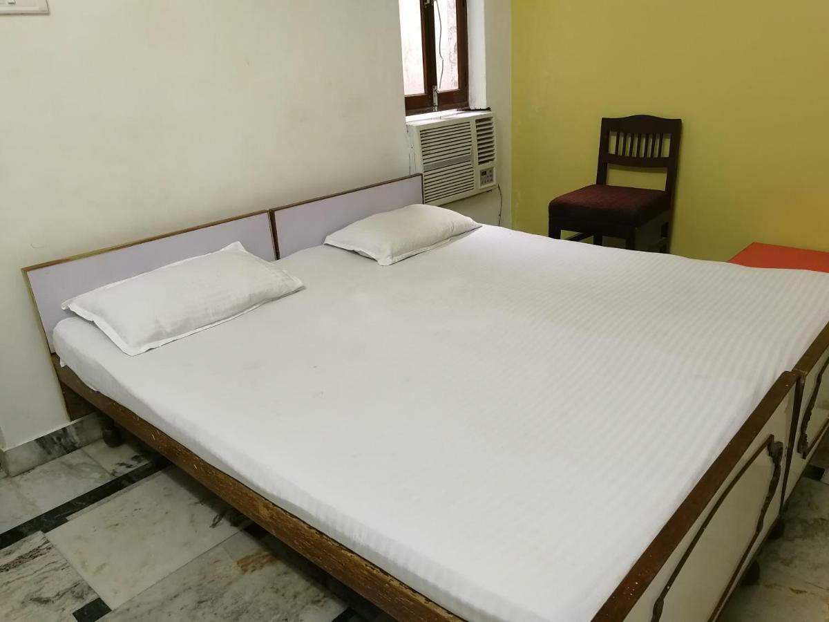 P G On Ganges Varanasi Exterior foto